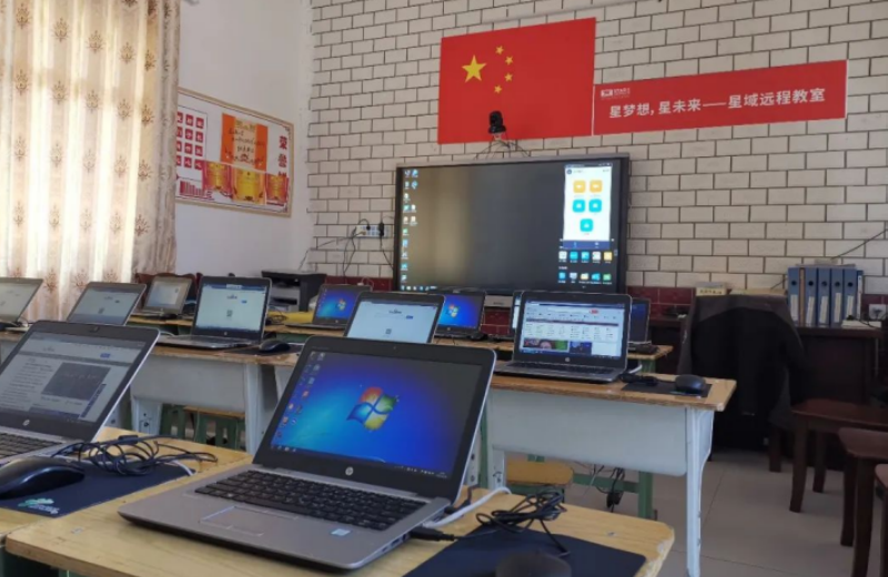 从搭建教室到捐赠电脑，娱乐革命先锋全力支持公益教育