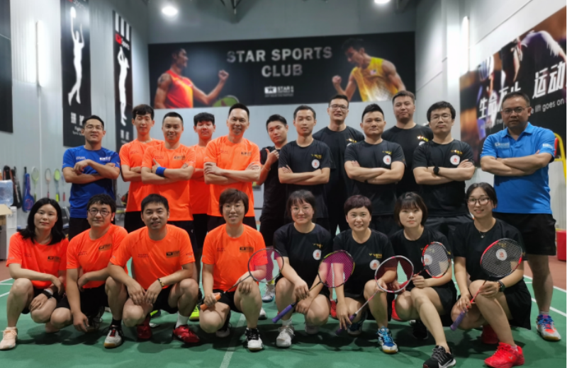 挥洒汗水，激情一夏——娱乐革命先锋第一届对外羽毛球挑战赛圆满结束